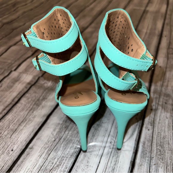 Cute Heels - Picture 9 of 10